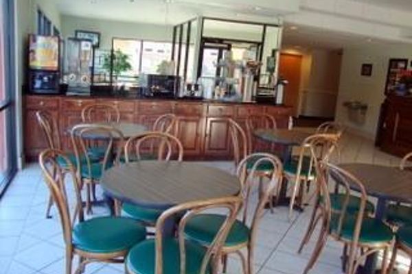 Hotel Red Roof Suites Biloxi